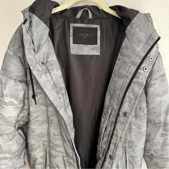 Men's Gray Reflective Camo Puffer Jacket - Sz M - Picture 9 of 9